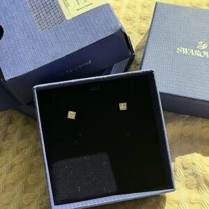 Swarovski square studs 5509936 NWT NIB New in Box